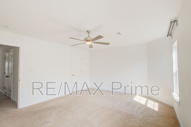 Building Photo - 2413 Trafton Pl