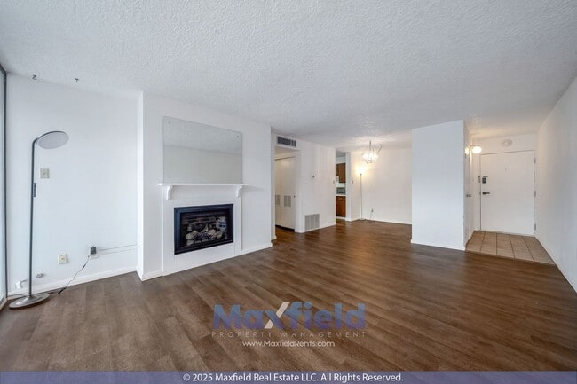 Building Photo - Salt Lake City - Heart of Downtown - 2BD -...