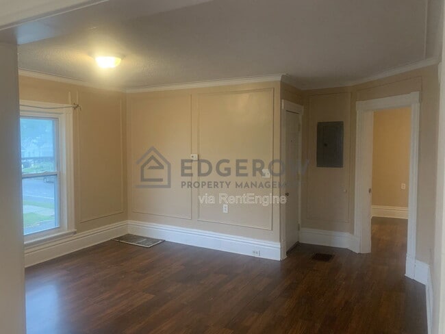 Building Photo - 1327 Jefferson Ave SE