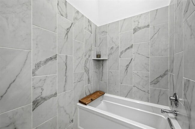 Building Photo - 904 Catalpa St