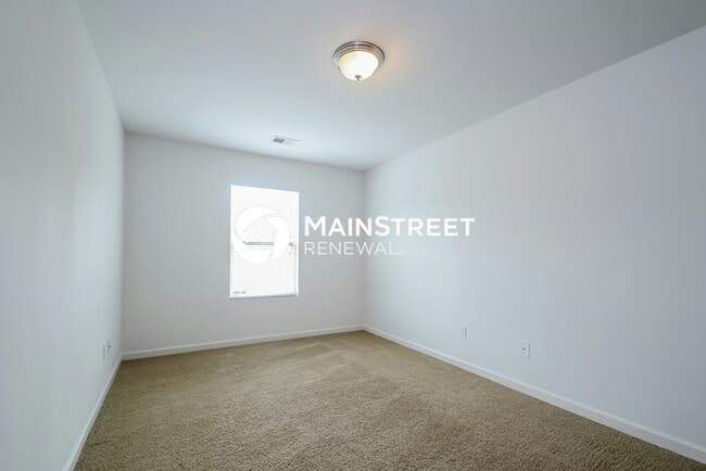 Building Photo - 4 Bedroom Pet-Friendly Home in Fultondale, AL with Main Street Renewal