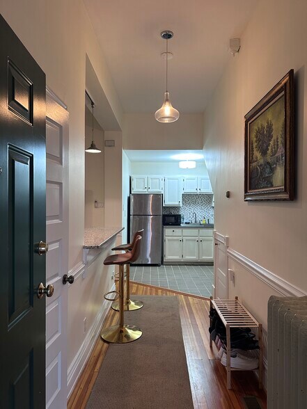 Building Photo - 2329 W Grace St