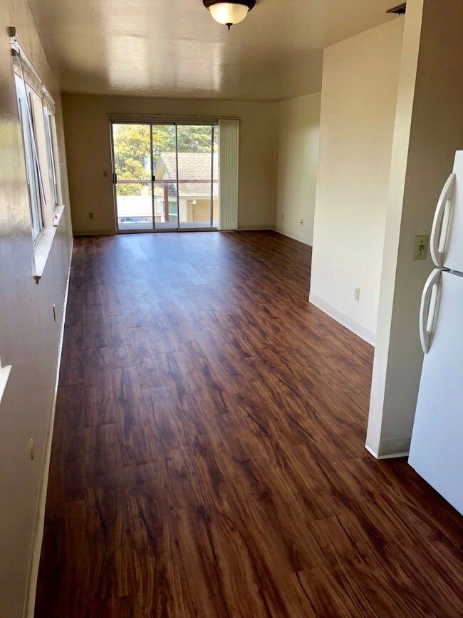 Building Photo - 810 Spencer Street, Unit 1
