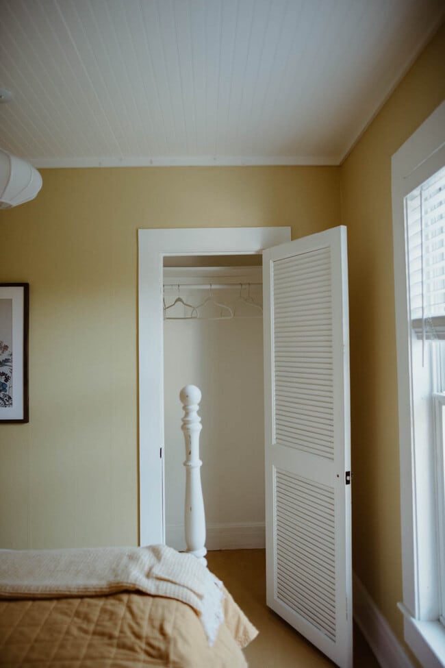 Building Photo - 108 W 6th St