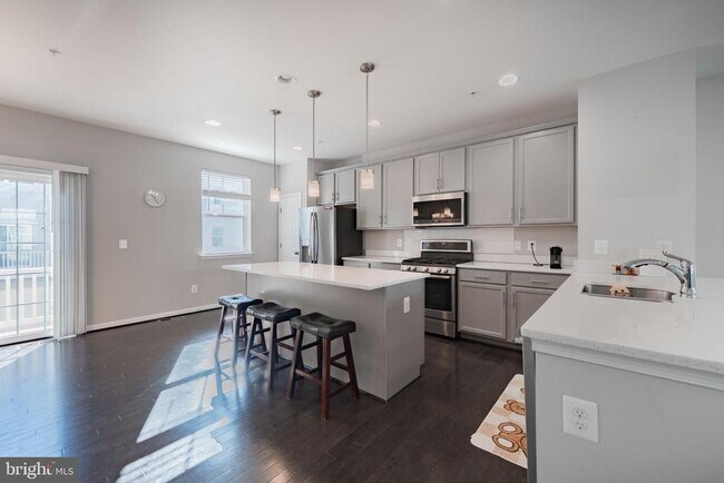 Building Photo - 14302 Potomac Heights Ln