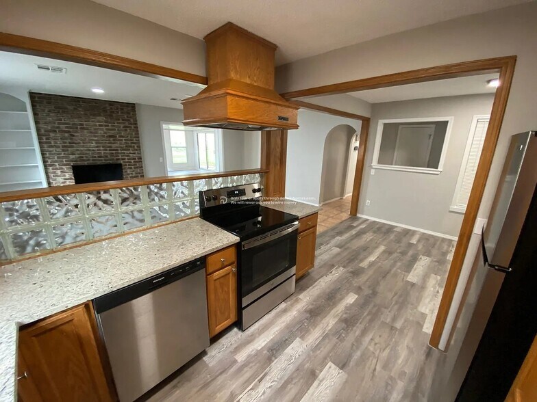 Building Photo - 8133 NW 26th St