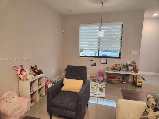 Building Photo - 4745 NW 84th Ct