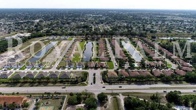 Building Photo - 3BR/2BA Duplex in Vistanna Villas | Garage + Resort Pool!