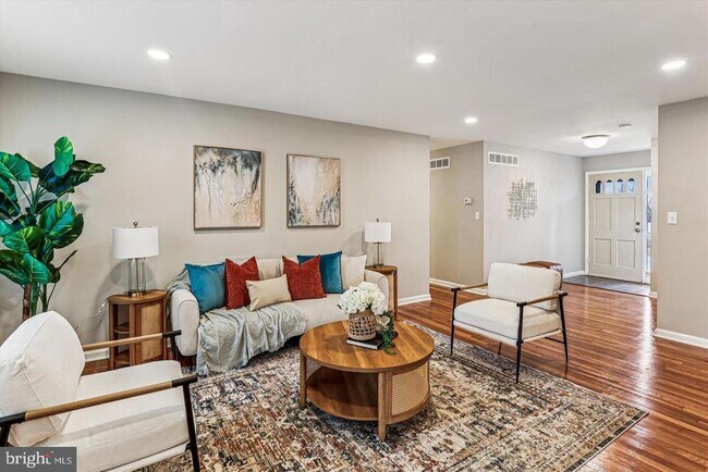 Building Photo - 7 Cedar Bluff Ct