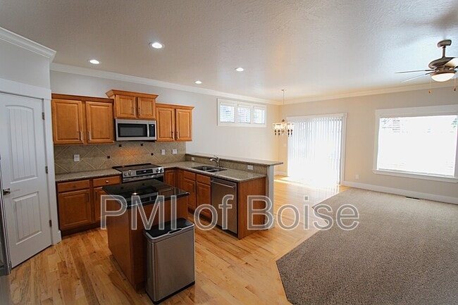 Building Photo - 2271 E Powder River St