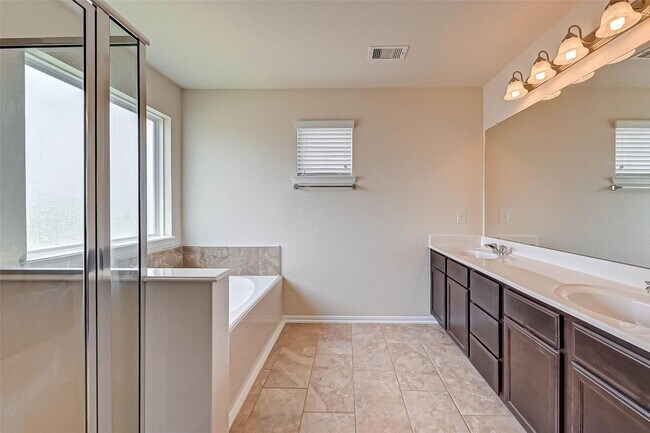 Building Photo - 3306 Coopers Ridge Way