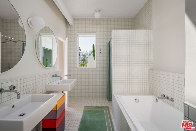 Building Photo - 1227 Tellem Dr