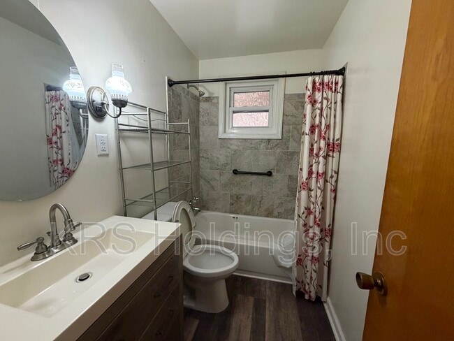 Building Photo - 100 Ward Dr