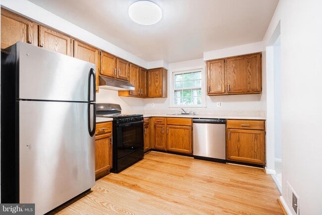 Building Photo - 5146 Bradfield Dr