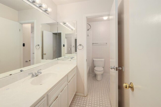 Building Photo - 9401 Caracas Dr