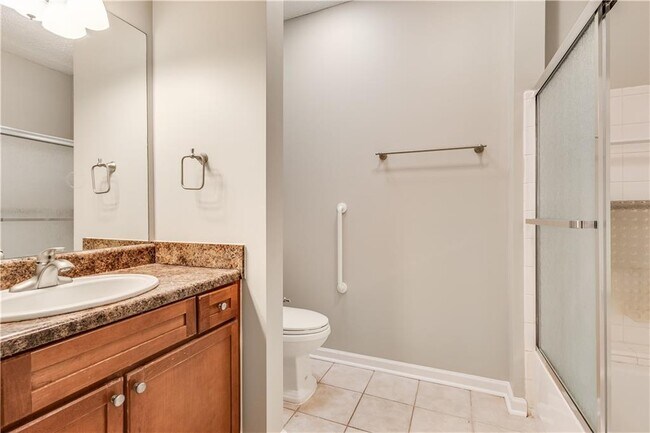 Building Photo - 1250 Parkwood Cir SE