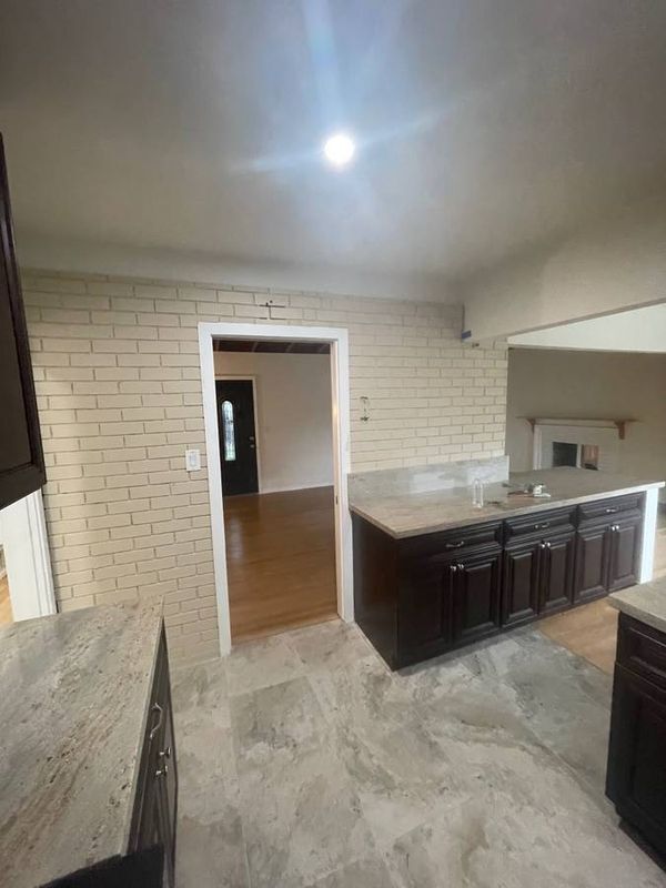 Building Photo - 5741 E 23rd St