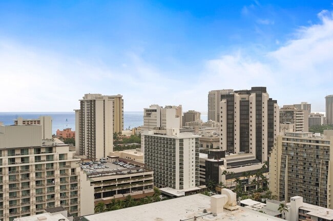 Building Photo - Waikiki Fully furnished studio/1 ba / 1 prk Washer/Dryer in unit