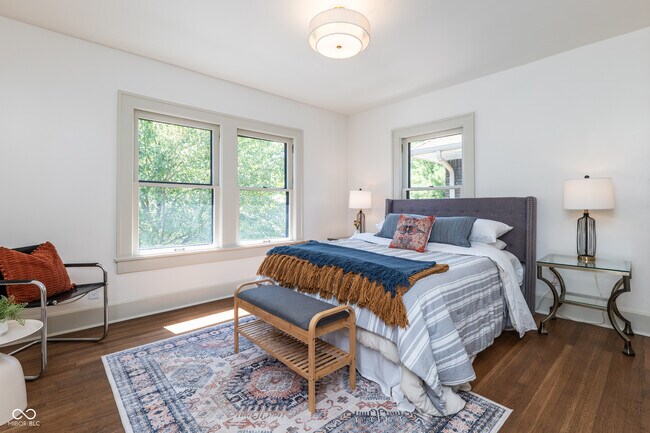 Building Photo - 322 E 37th St