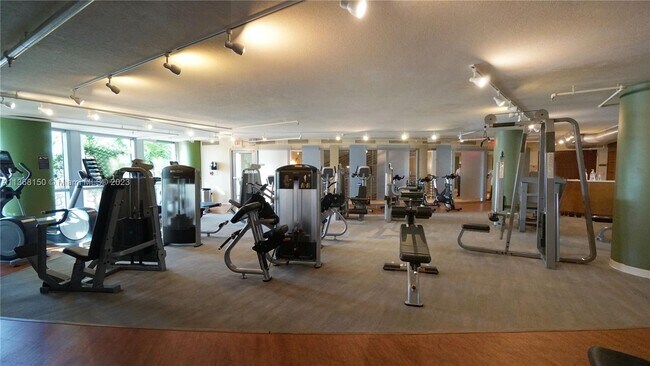 Building Photo - 2641 N Flamingo Rd