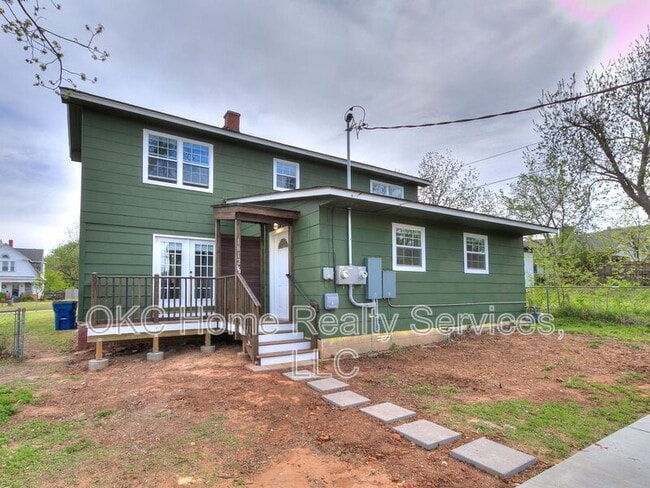 Building Photo - 1812 W Noble Ave