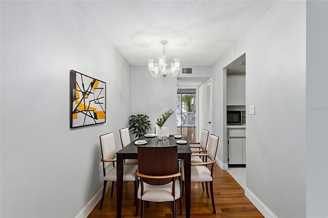 Building Photo - 2630 Pearce Dr