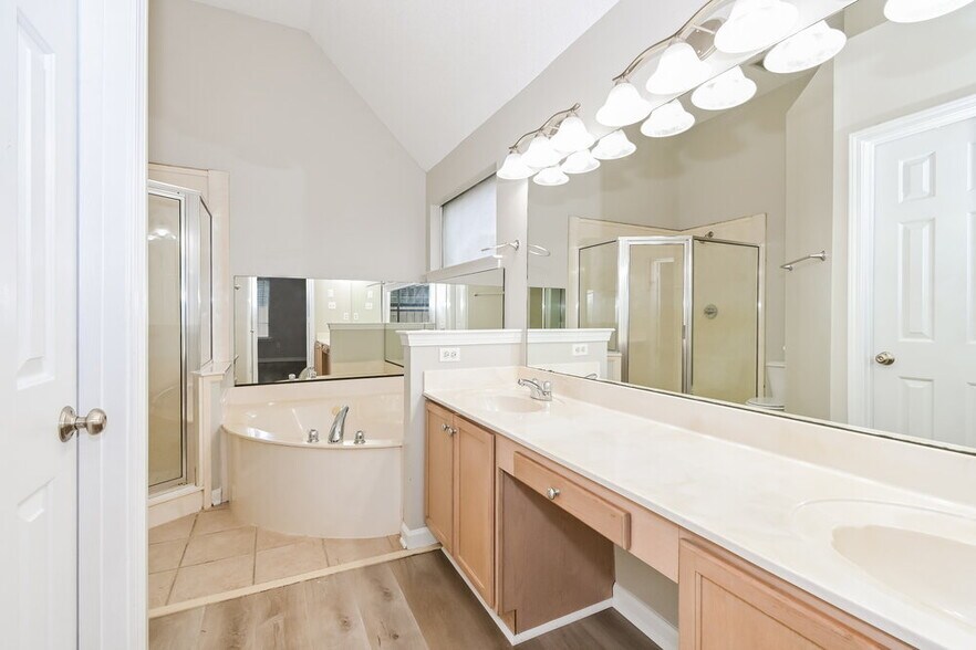 Building Photo - 5848 Hayden Cove