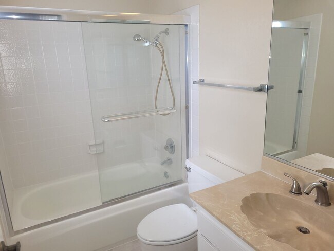 Building Photo - Saratoga 2 Bedroom Upstairs Unit in Great Complex!