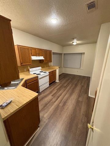 Building Photo - 7814 Estates Way