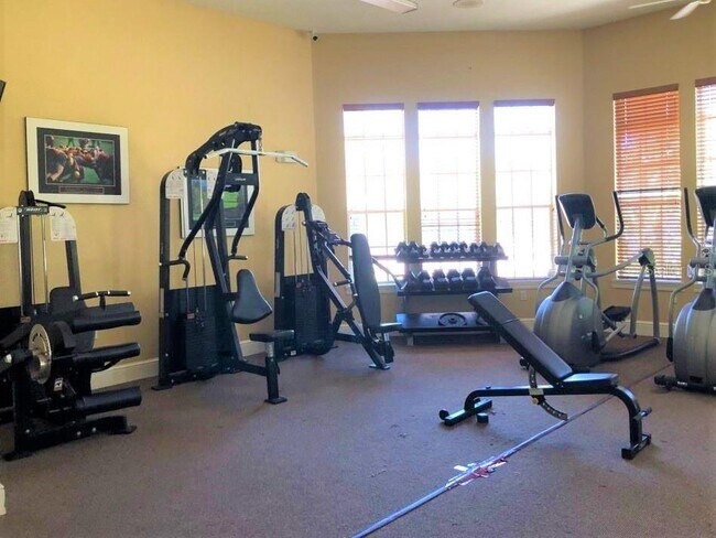 Building Photo - 8804 Manor Loop