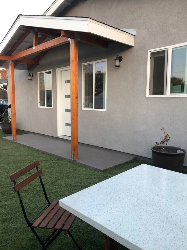 Building Photo - 8802 Kittyhawk Ave