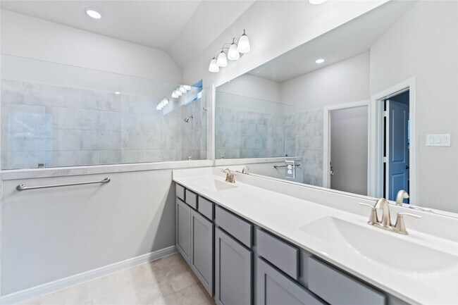 Building Photo - 7334 Lake Arrowhead Ln