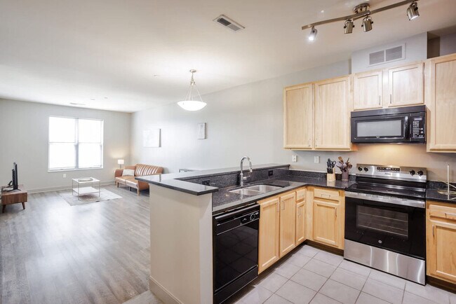Building Photo - 121 E Freedom Way