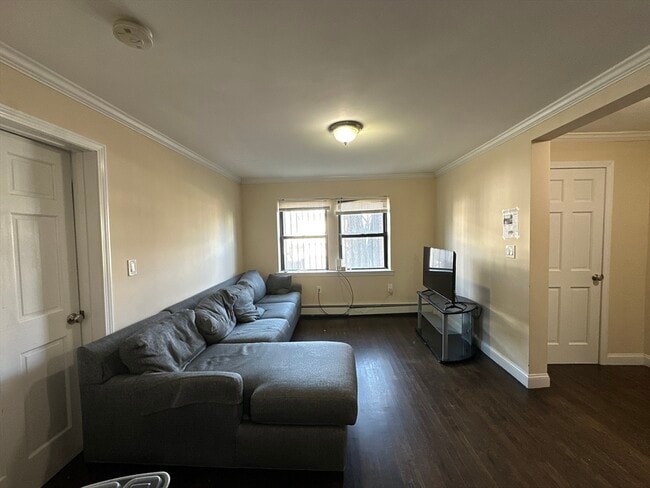 Building Photo - 435 Walnut Ave