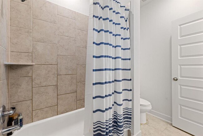 Building Photo - 4122 Basin Park Dr