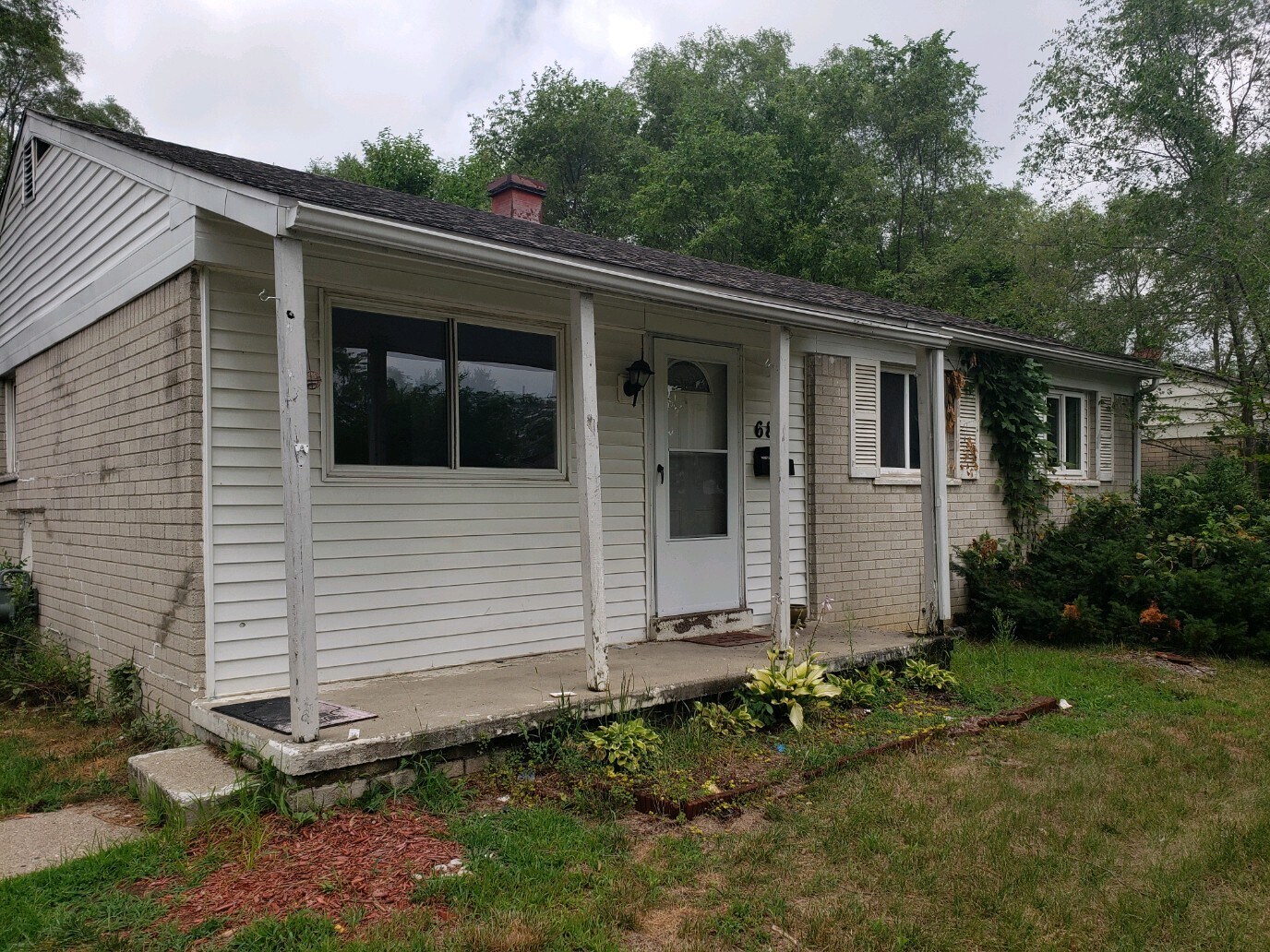 Building Photo - 682 Oswego Ave