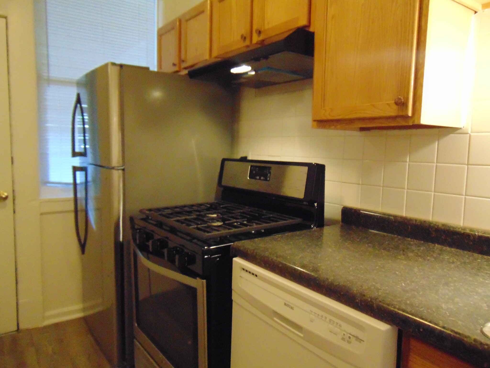 Building Photo - 2209 E 70th St