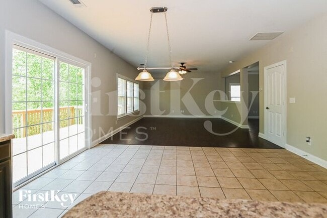 Building Photo - 123 Farmers Folly Dr