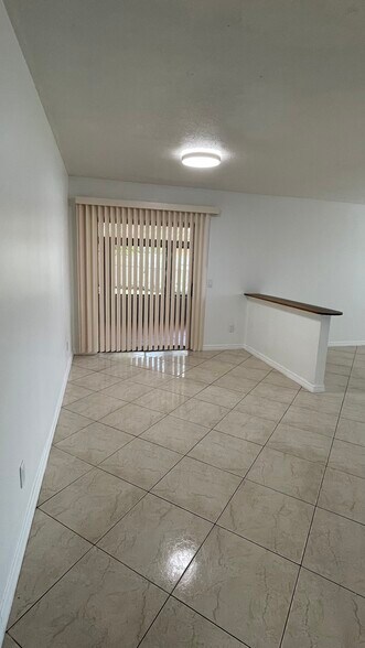 Building Photo - 1533 Lay Ct