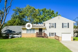 Building Photo - 3 Bedroom Pet-Friendly Home in Columbus, OH with Main Street Renewal