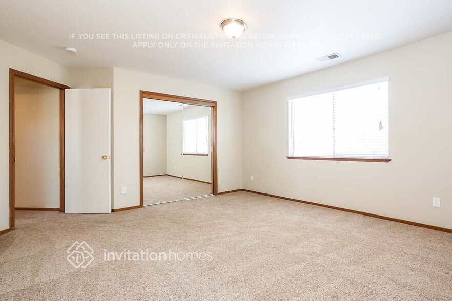 Building Photo - 880 Fieldstone Ct