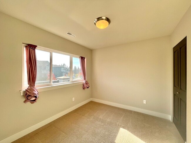 Building Photo - Great Home For Rent