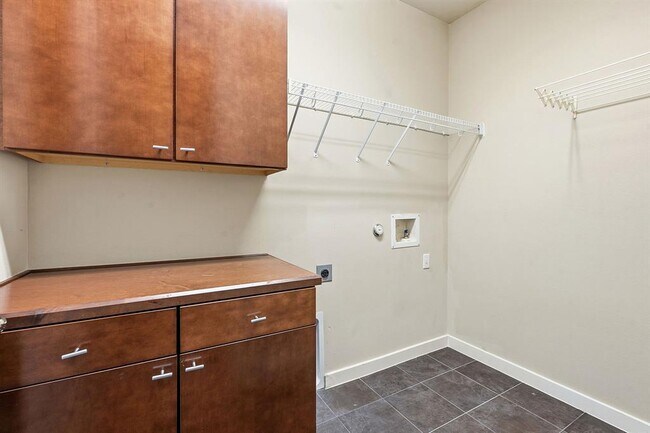 Building Photo - 2911 Corbin Ln
