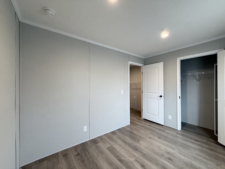 Building Photo - 52871 N Zacharias Ct