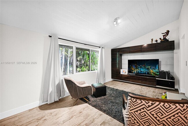 Building Photo - 295 De Leon Dr