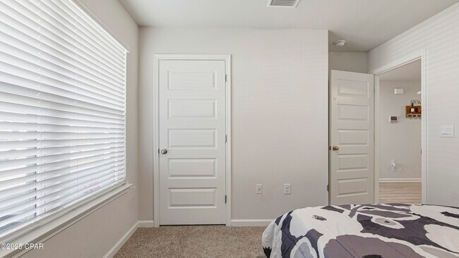 Building Photo - 6592 Slabinski Ln