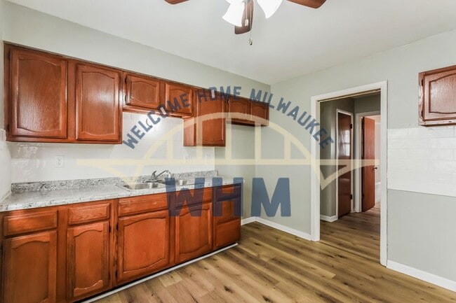 Building Photo - 5919 N 69th St
