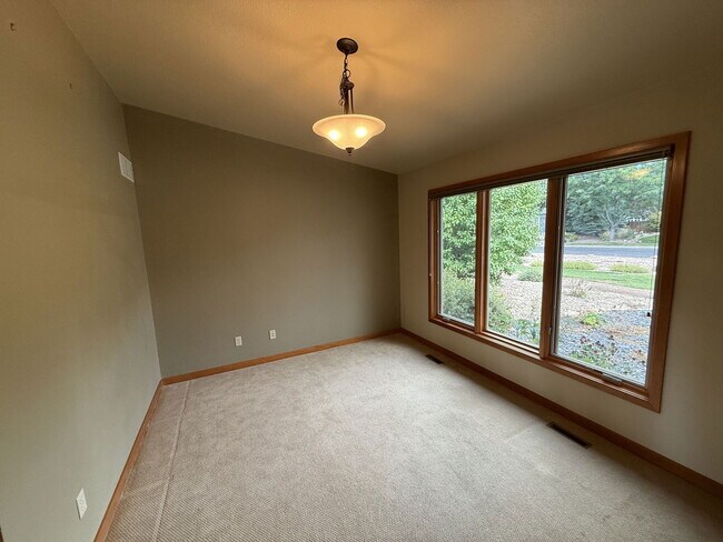 Building Photo - 1713 Richards Lake Rd