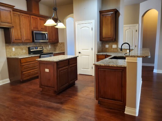 Building Photo - 15233 Capstan St