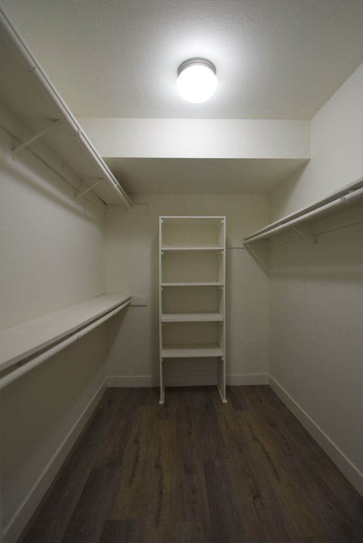 Building Photo - 11434 Moorpark St